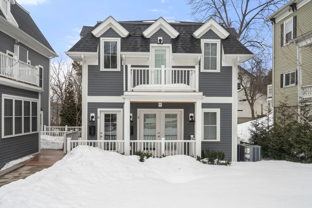 68 Chestnut Street, Unit 6 Newton, MA 02465 - Photo 1 of 22 a view of a large white building