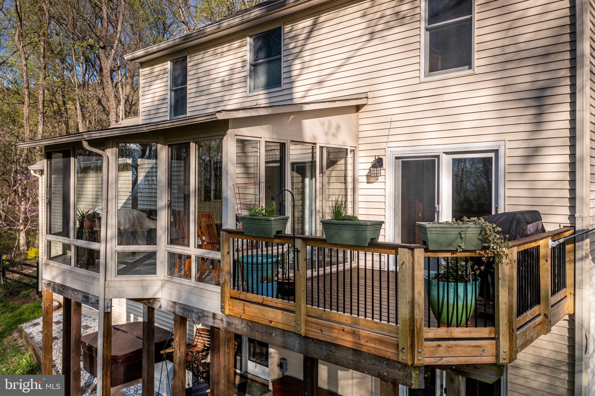 519 Delicious Road Linden, VA 22642 - Photo 23 of 27 Rear Deck