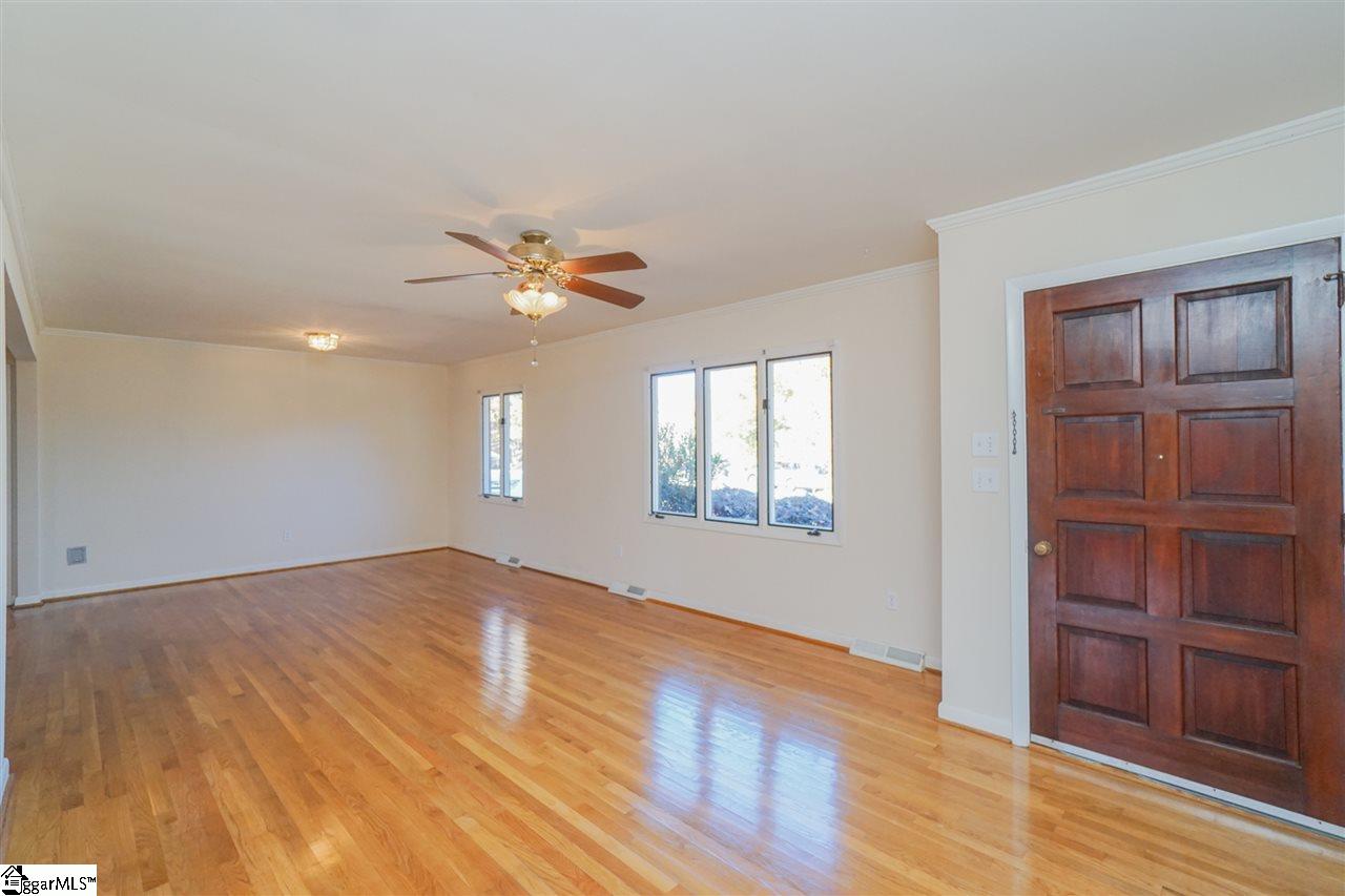 20 Ravensworth Road Taylors, SC 29687 - Photo 3 of 27 Gallery Image 3