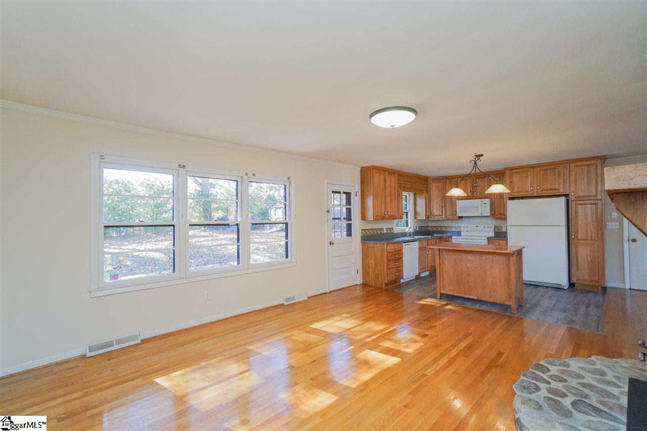 20 Ravensworth Road Taylors, SC 29687 - Photo 8 of 27 Gallery Image 8