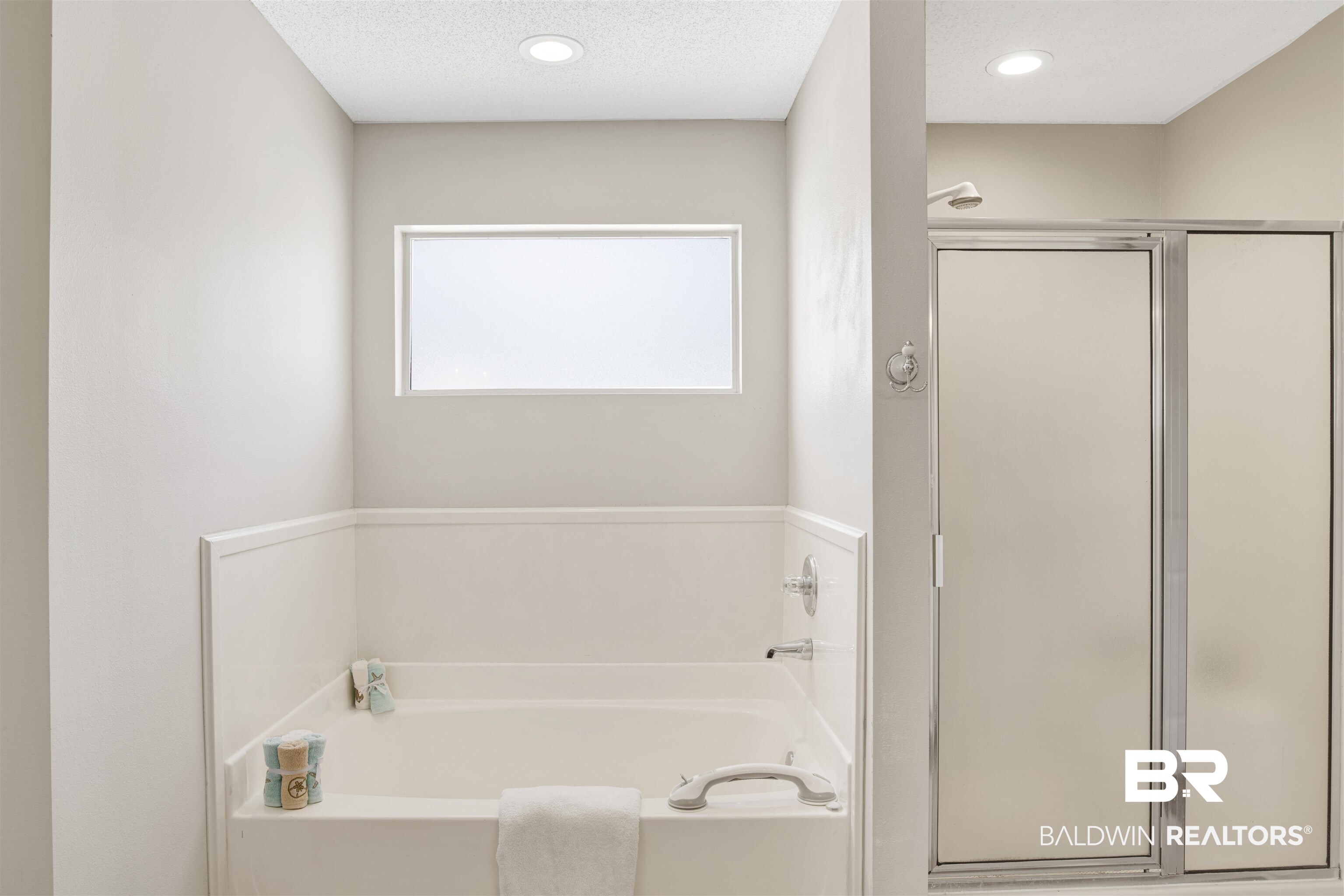 29153 Canterbury Road Daphne, AL 36526 - Photo 15 of 24 Primary Bath