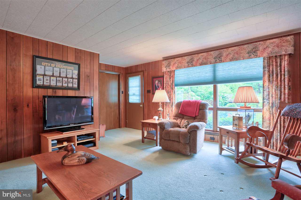744 Greendale Road York, PA 17403 - Photo 12 of 36 Gallery Image 12