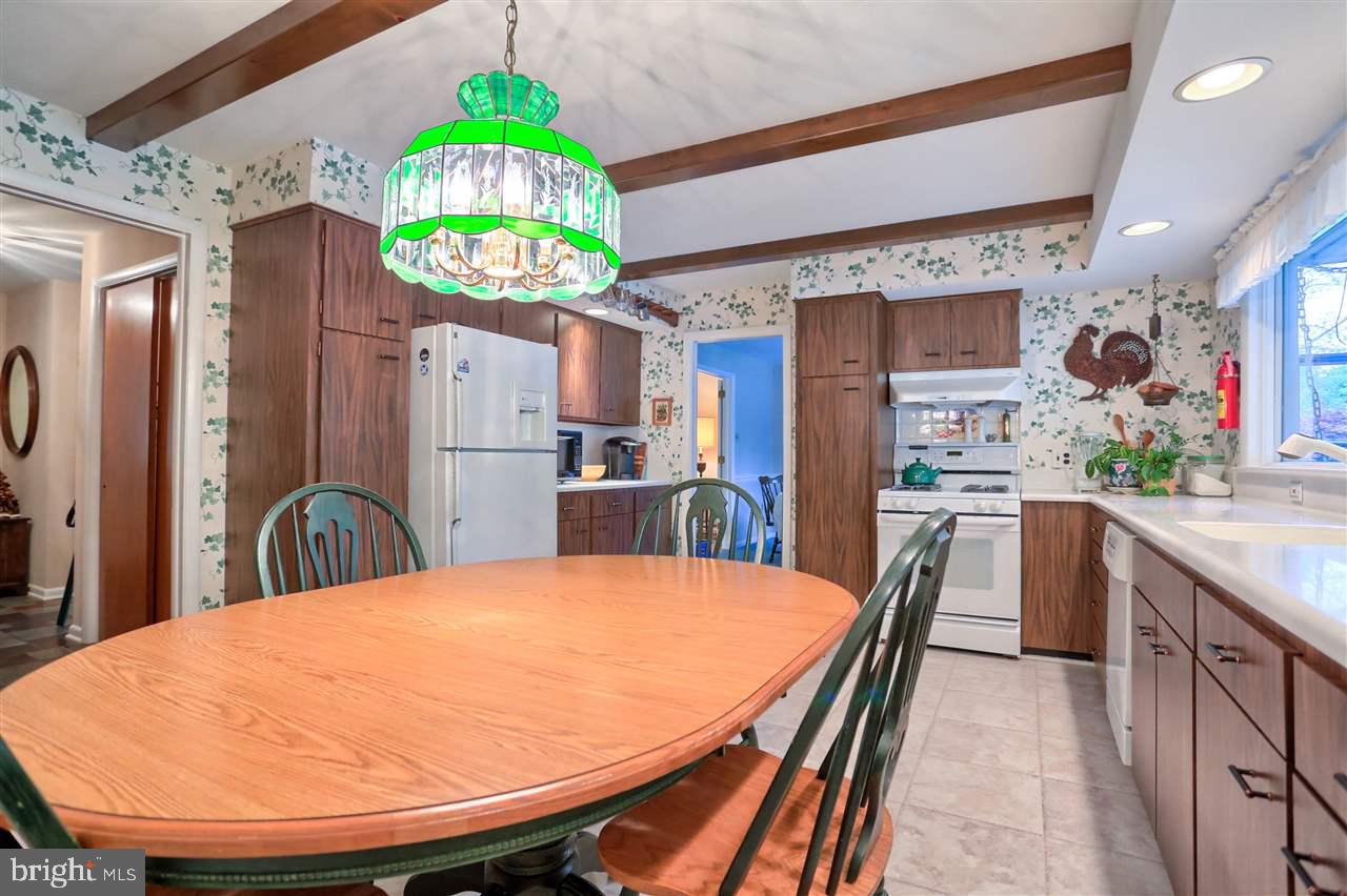 744 Greendale Road York, PA 17403 - Photo 14 of 36 Gallery Image 14