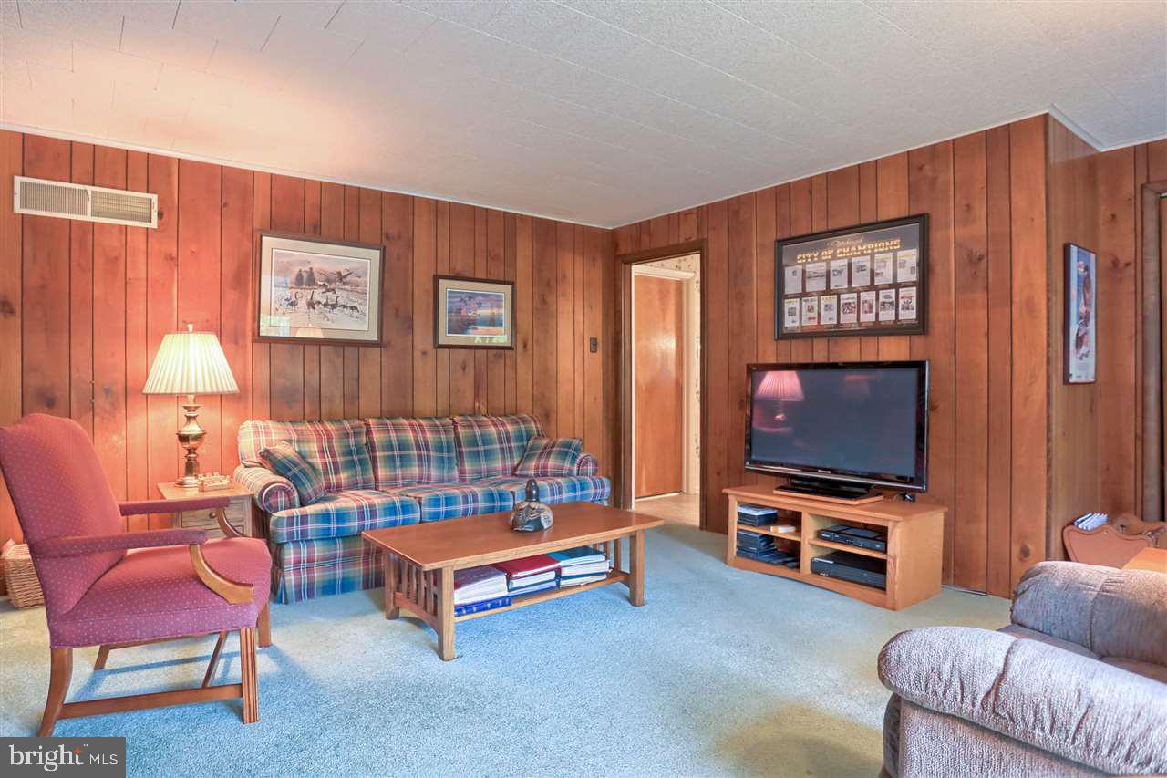 744 Greendale Road York, PA 17403 - Photo 16 of 36 Gallery Image 16