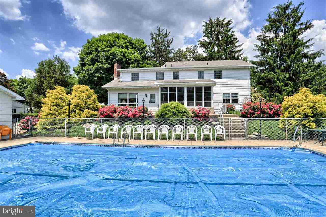 744 Greendale Road York, PA 17403 - Photo 2 of 36 Gallery Image 2