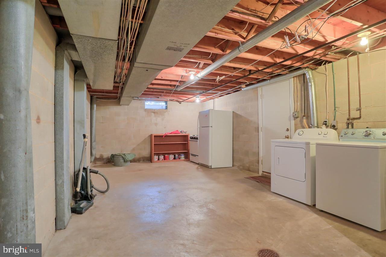 744 Greendale Road York, PA 17403 - Photo 30 of 36 Gallery Image 30
