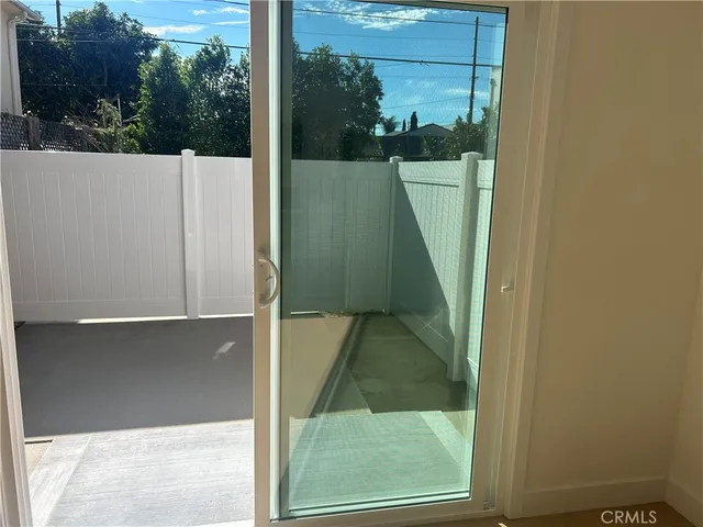 $2,095 | 11052 Emelita Street, North Hollywood, CA 91601