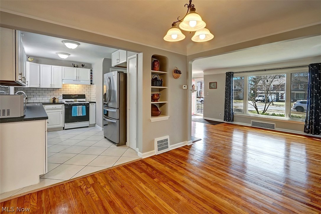 1287 Ford Road Lyndhurst, OH 44124 - Photo 6 of 28