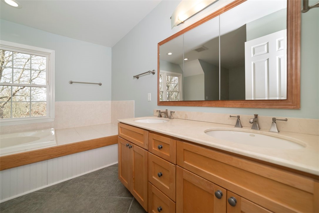 82 Old Post Road Westerly, RI 02891 - Photo 29 of 42