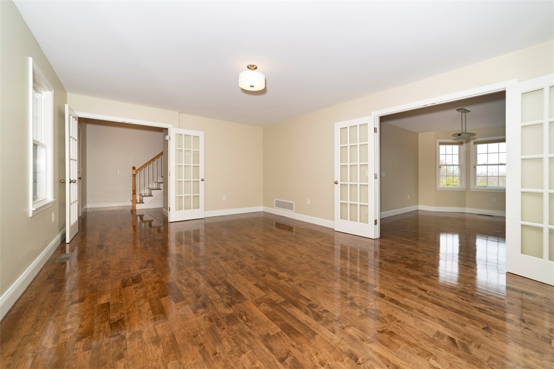 82 Old Post Road Westerly, RI 02891 - Photo 9 of 42
