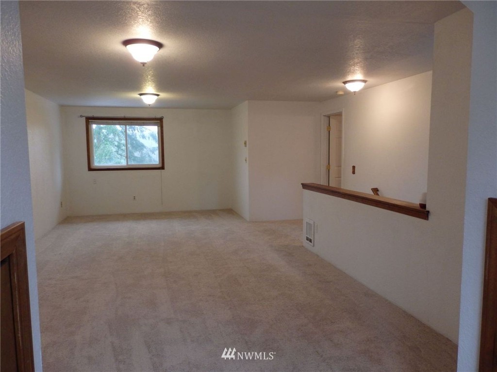 16533 3rd Drive Southeast Bothell, WA 98012 - Photo 9 of 12
