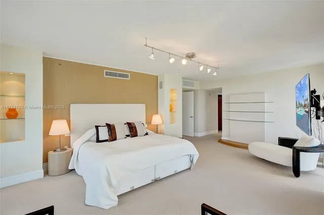 $3,500,000 | 18911 Collins Avenue, Unit 1901, Sunny Isles Beach, FL 33160