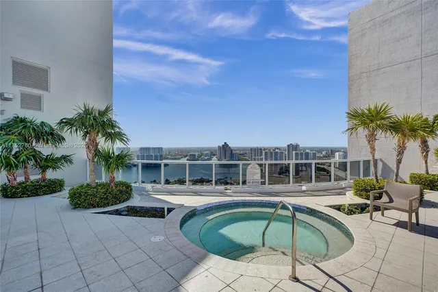 $3,500,000 | 18911 Collins Avenue, Unit 1901, Sunny Isles Beach, FL 33160