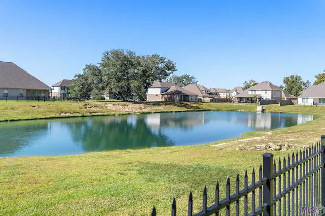 $390,000 | 39402 Park Oak Avenue, Prairieville, LA 70769