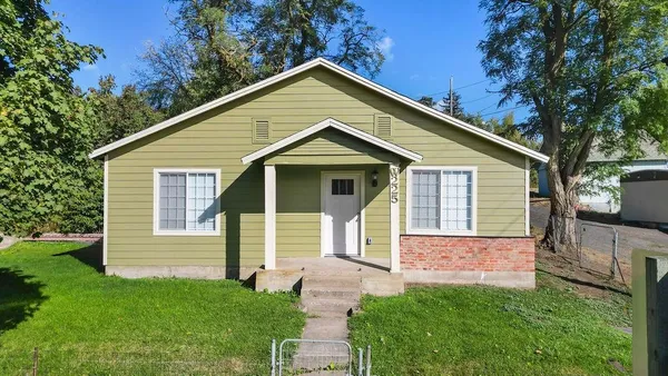 $199,000 | 231 Poplar Street, Tekoa, WA 99033