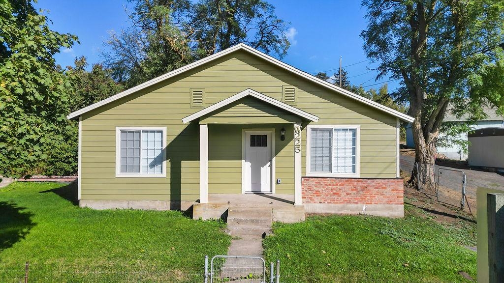 231 Poplar Street Tekoa, WA 99033 - Photo 1 of 41