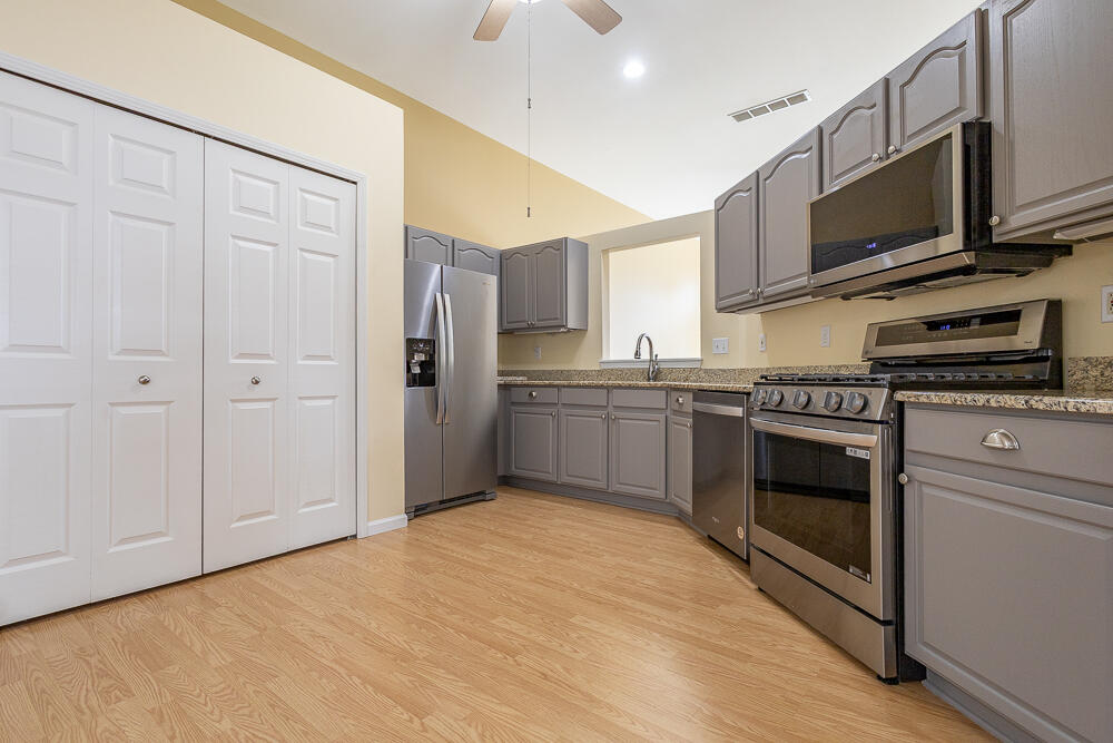 1606 Geranium Circle Valparaiso, IN 46383 - Photo 6 of 33 1000x667