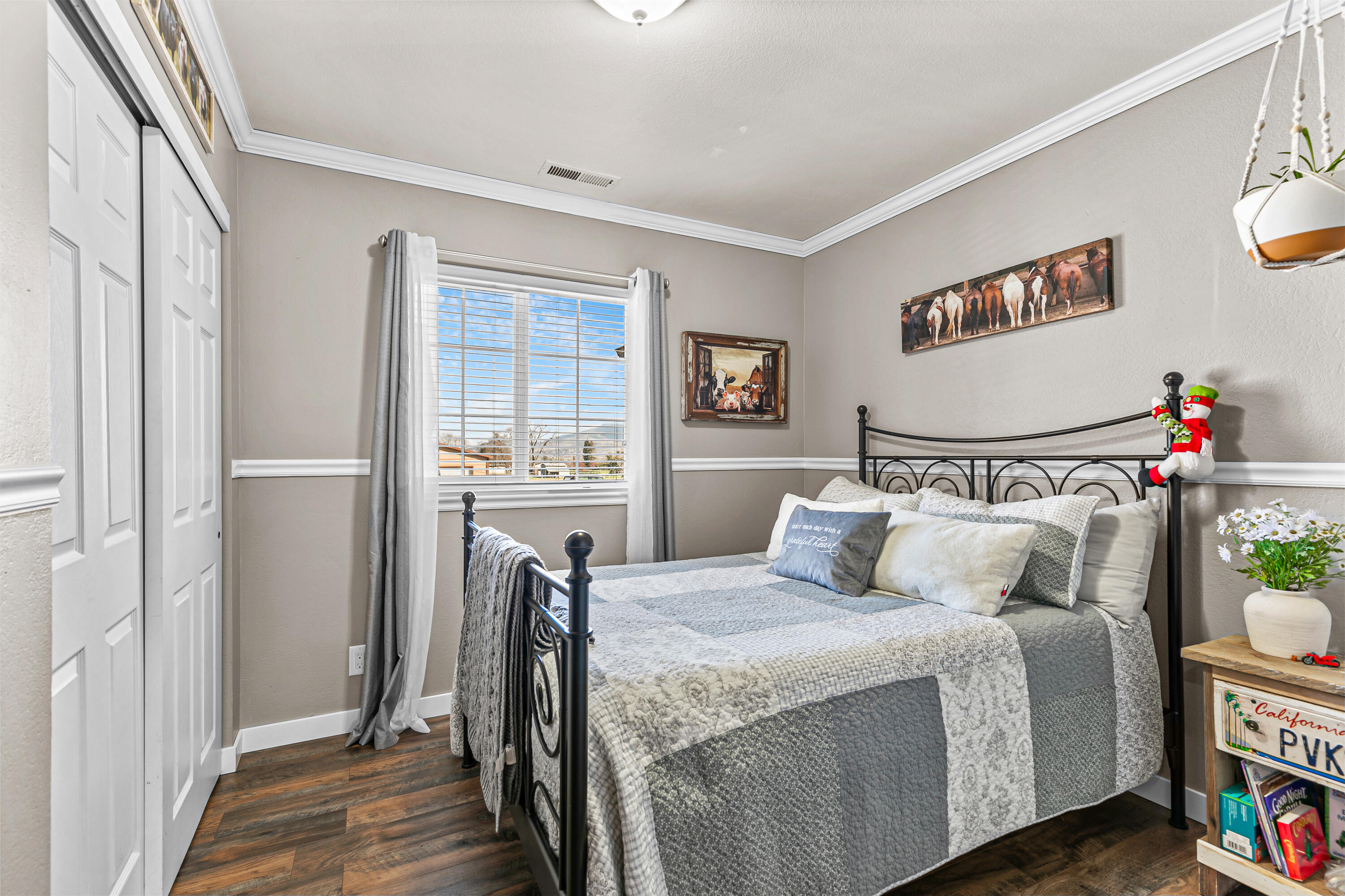 3985 Calhoun Road Medford, OR 97501 - Photo 14 of 30 Gallery Image 14