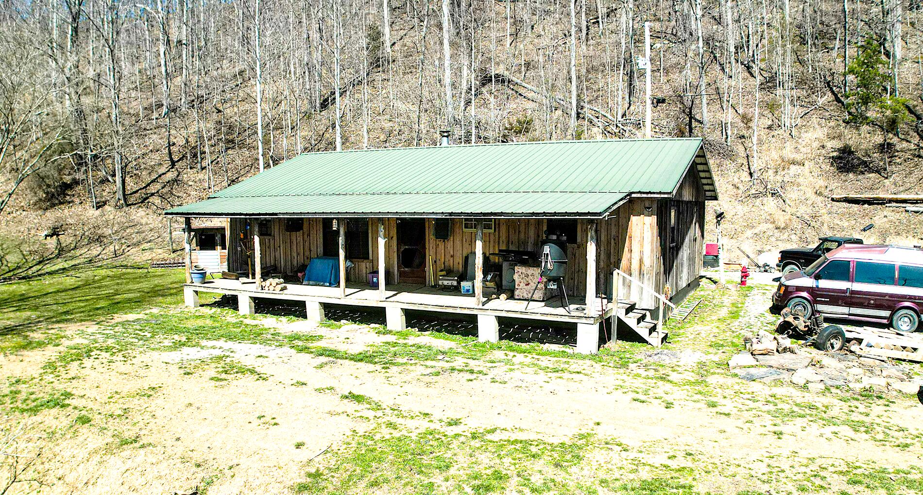 292 Bulldog Road Manchester, KY 40962 - Photo 4 of 45 2-bed-1bath-cabin