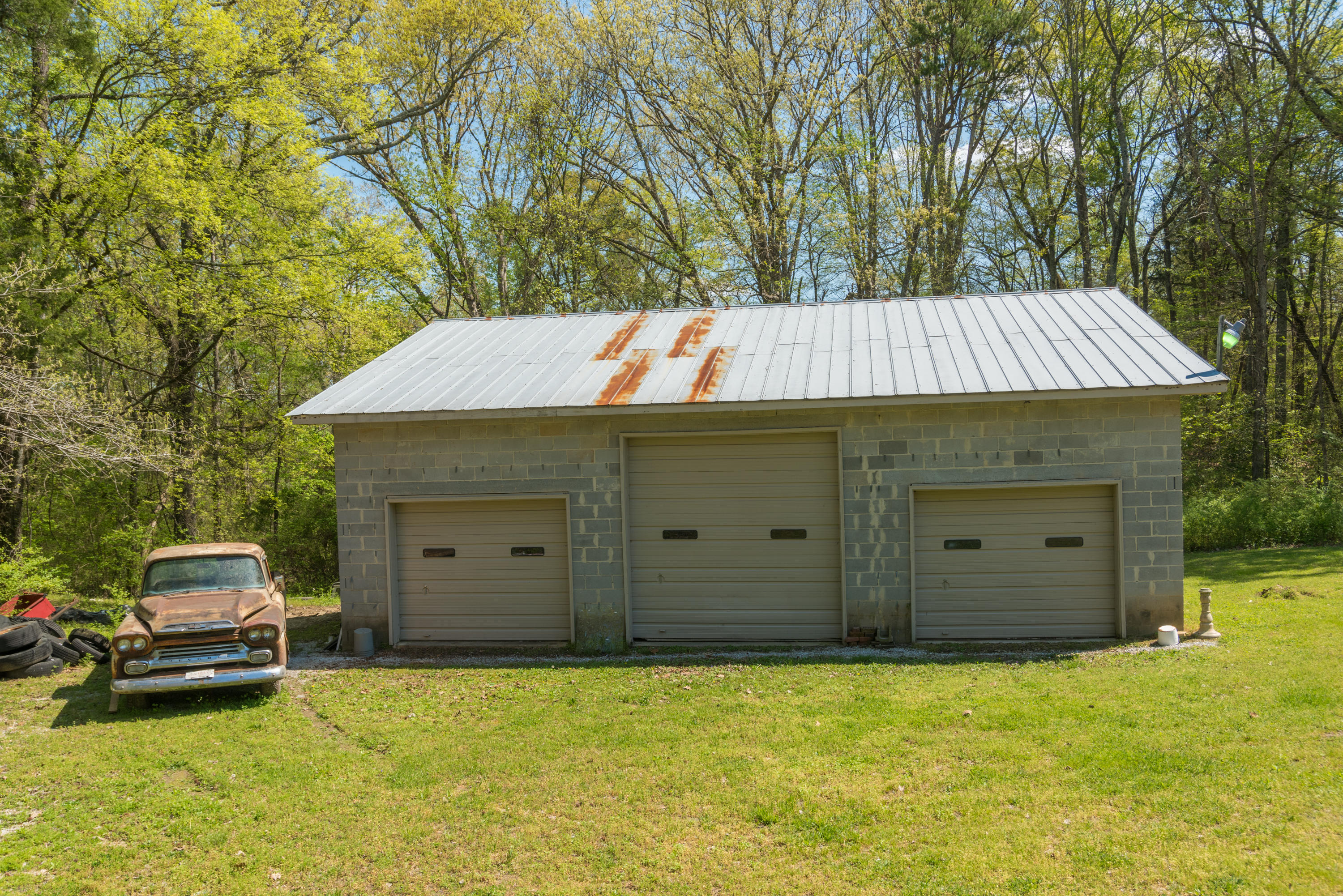 2309 Dividing Ridge Cemetery Road Soddy Daisy, TN 37379 - Photo 8 of 16 2309_Dividing_Ridge_Cemetery_Rd_08