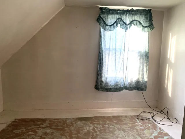 $90,000 | 323 Neck Road, Benton, ME 04901