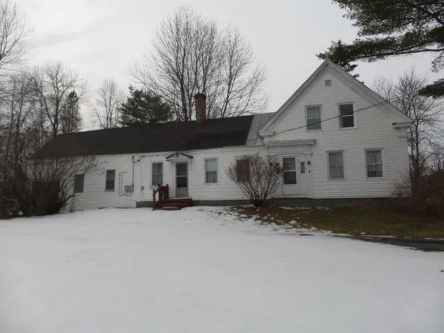 $90,000 | 323 Neck Road, Benton, ME 04901