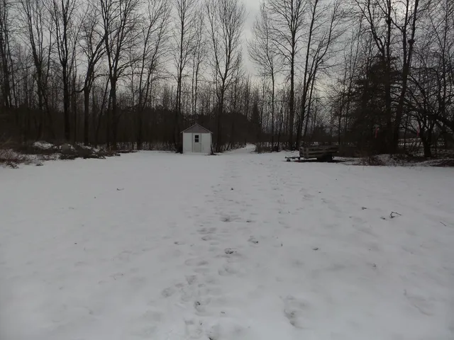 $90,000 | 323 Neck Road, Benton, ME 04901