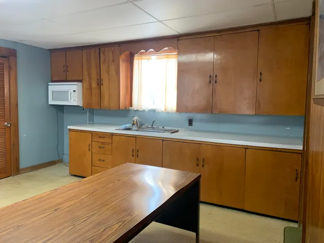 $90,000 | 323 Neck Road, Benton, ME 04901