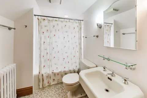 $500,000 | 1104 Clarence Avenue, Oak Park, IL 60304