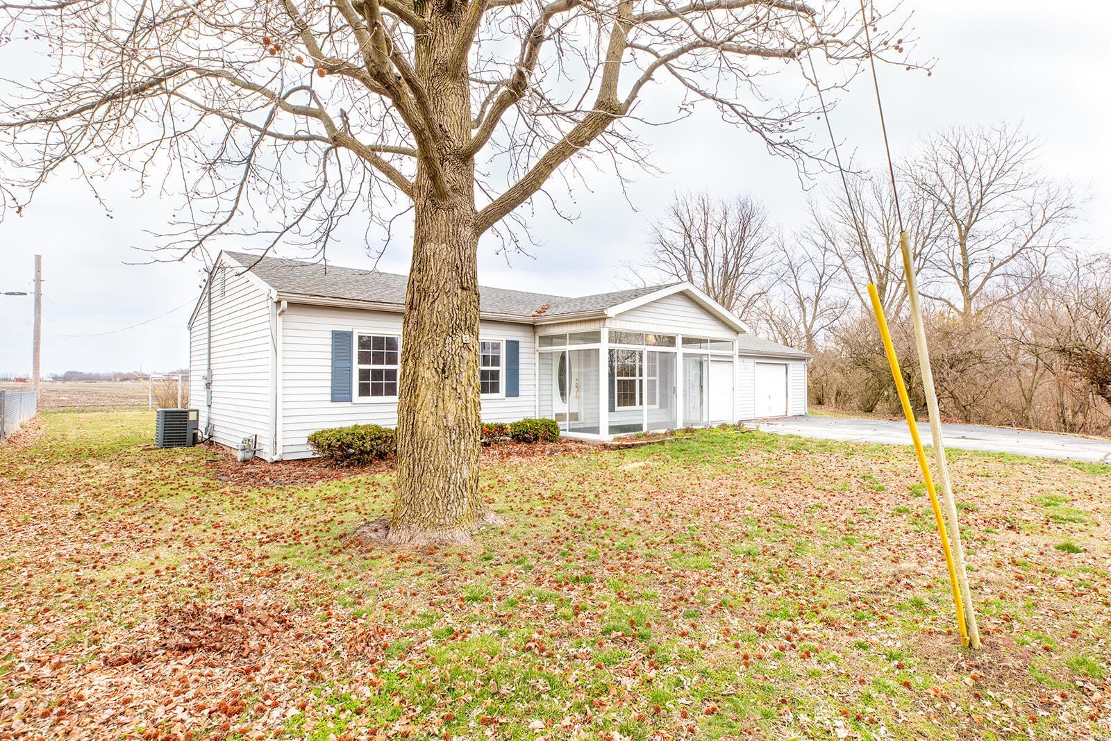 240 Virginia Street Brighton, IL 62012 - Photo 4 of 27 Gallery Image 4