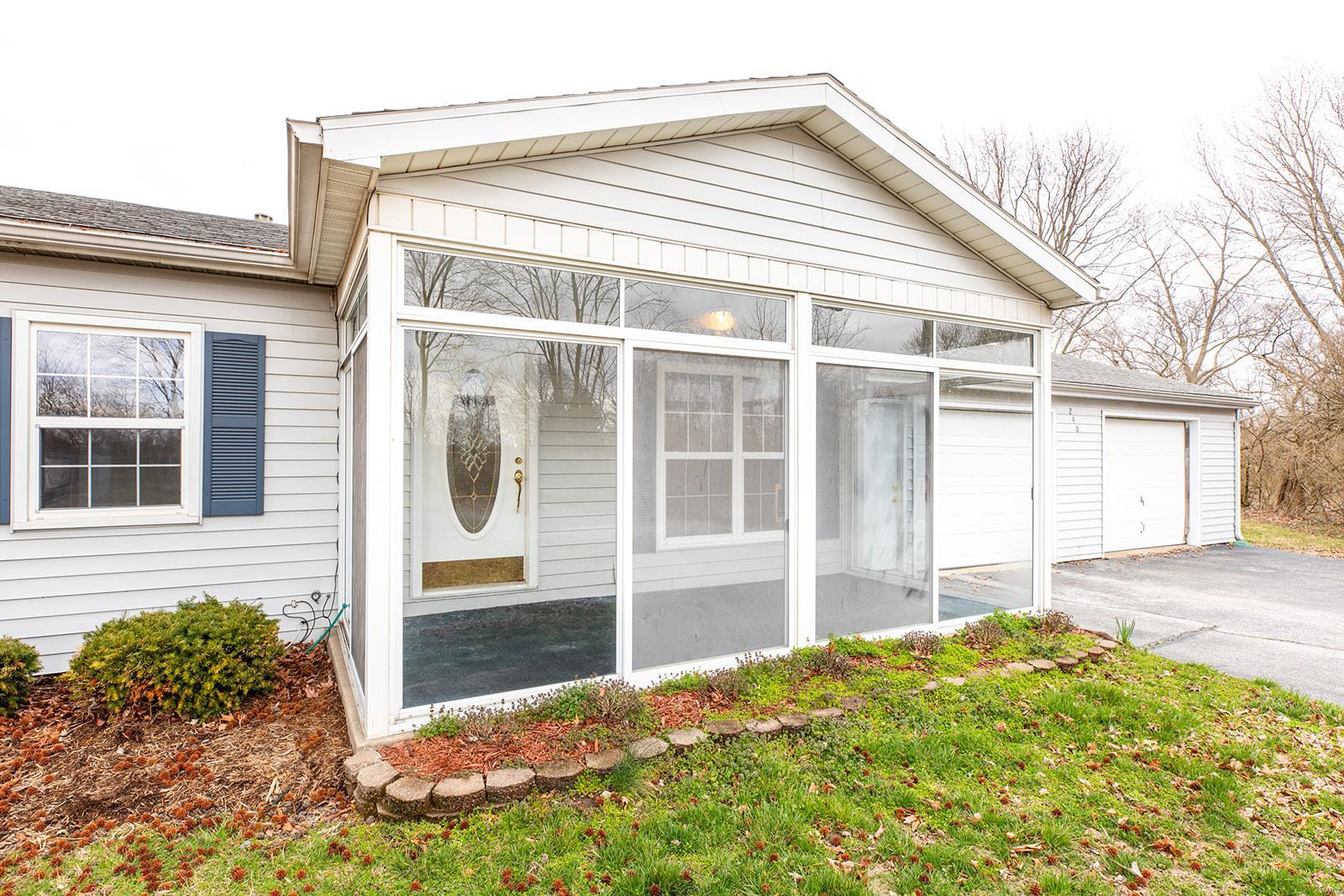 240 Virginia Street Brighton, IL 62012 - Photo 5 of 27 Gallery Image 5
