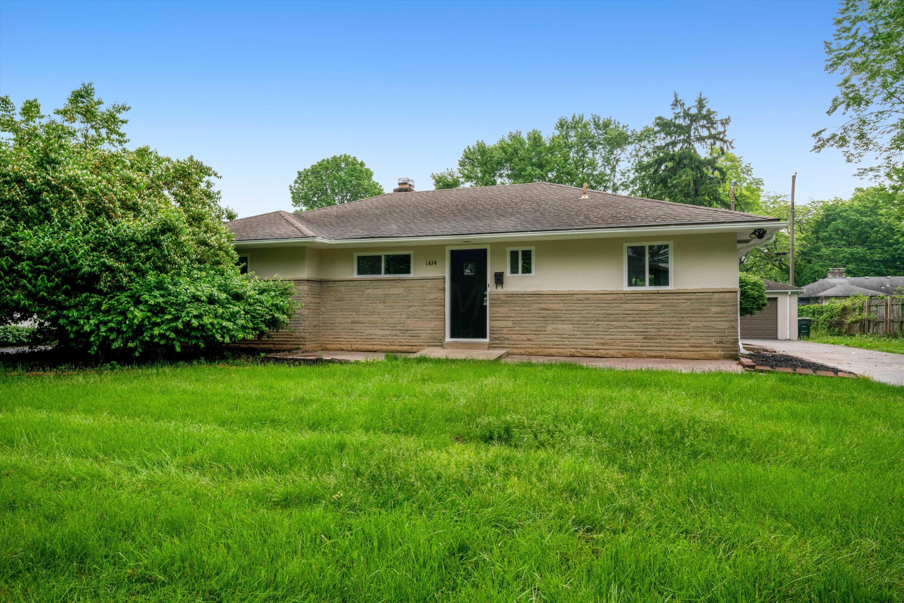 1434 Kenwick Road Columbus, OH 43209 - Photo 2 of 46 02-DSC03902