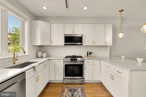 $849,900 | 518 23rd Place Northeast, Washington, DC 20002