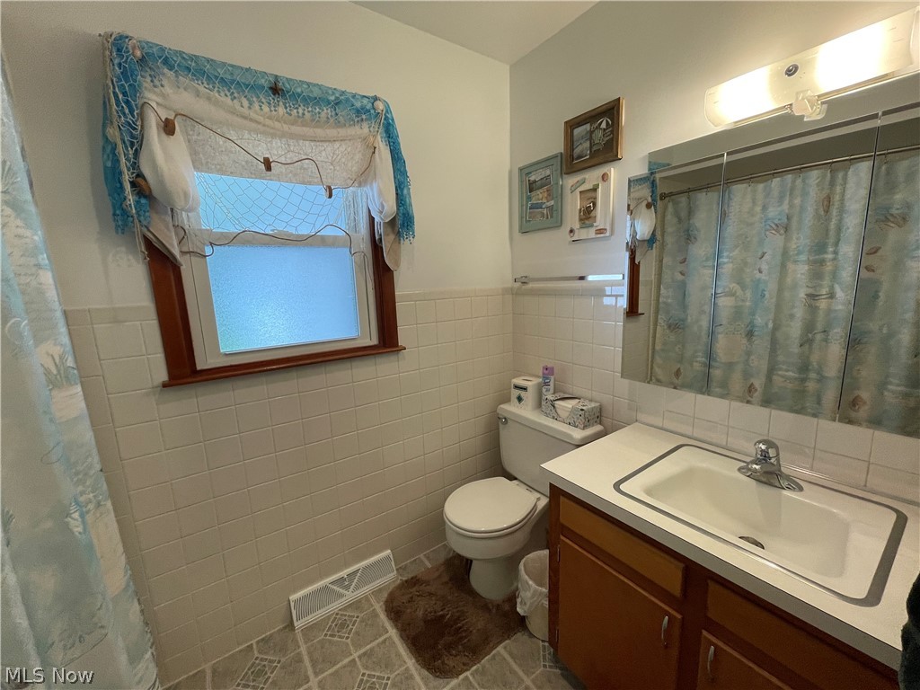 677 Mannering Road Eastlake, OH 44095 - Photo 29 of 32 Gallery Image 29