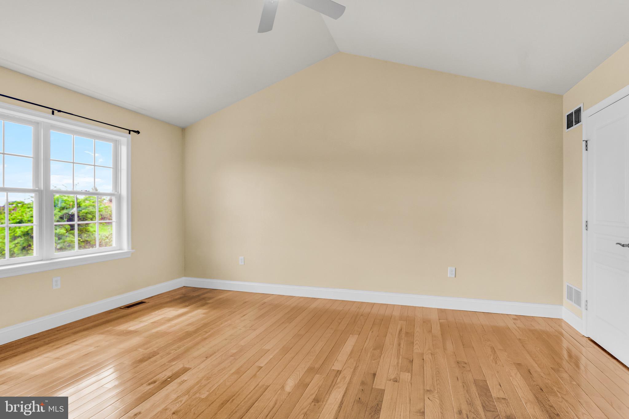 25 Springbrook Drive Palmyra, PA 17078 - Photo 19 of 34 wooden floor in an empty room