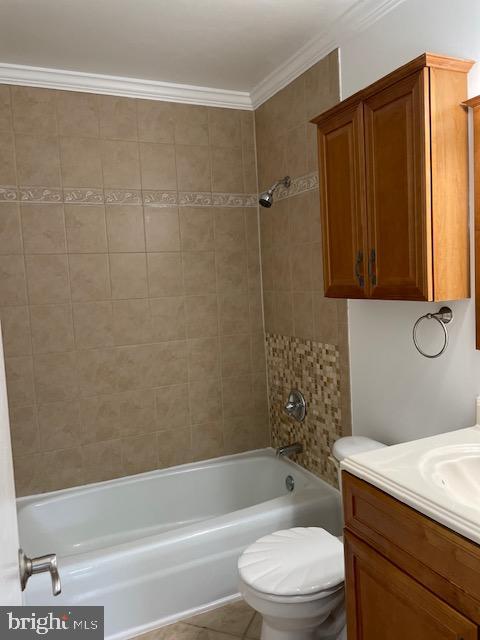 8333 Moline Place Springfield, VA 22153 - Photo 13 of 30 Full bathroom 2 upper