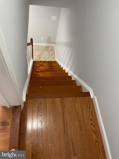 8333 Moline Place Springfield, VA 22153 - Photo 20 of 30 Upstairs Foyer