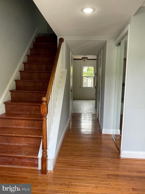 8333 Moline Place Springfield, VA 22153 - Photo 3 of 30 Entrance to Living