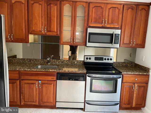 8333 Moline Place Springfield, VA 22153 - Photo 8 of 30 Kitchen with Granite Top