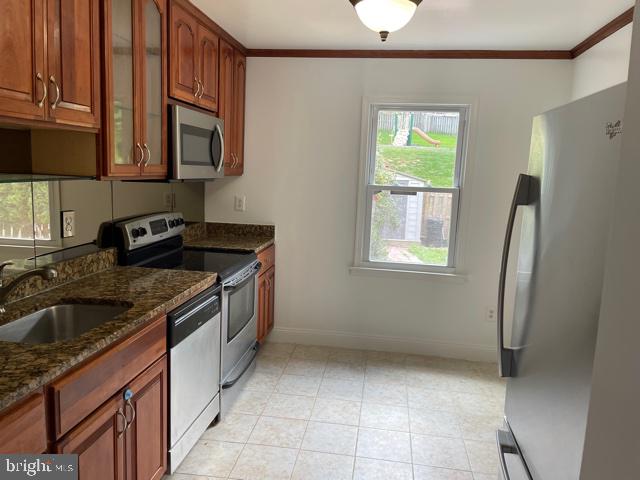 8333 Moline Place Springfield, VA 22153 - Photo 9 of 30 Kitchen