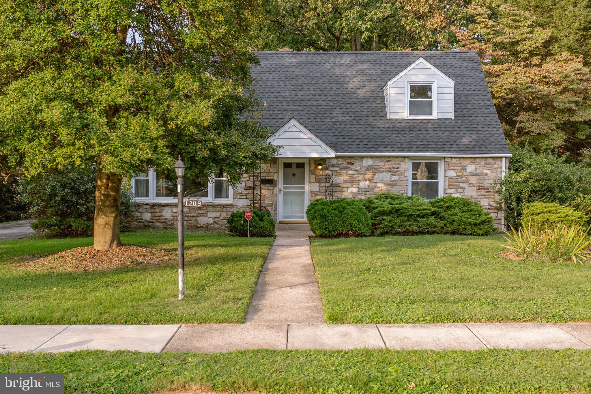 1209 Larchwood Road Flourtown, PA 19031 - Photo 1 of 23