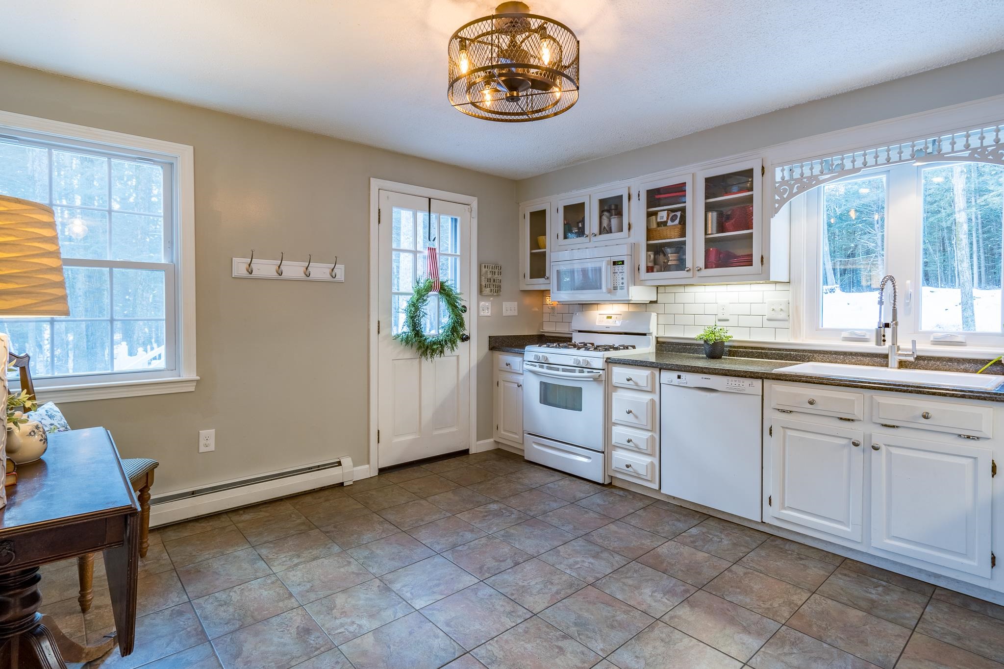 95 Beech Hill Road Weare, NH 03281 - Photo 5 of 40