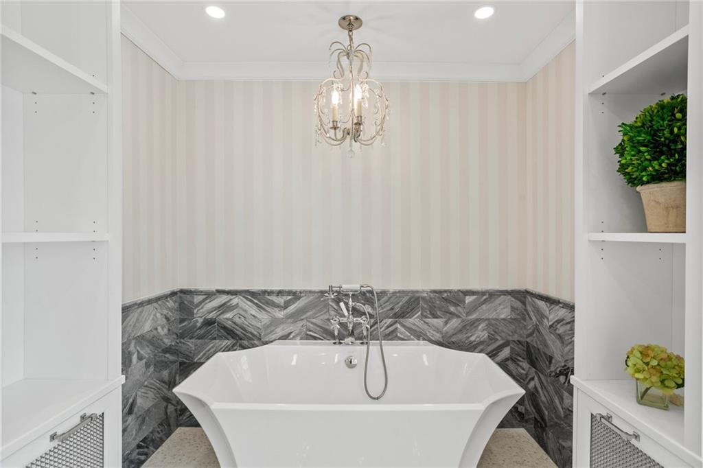 73 Stonedale Road Sewickley, PA 15143 - Photo 30 of 50 a bathroom with a bathtub