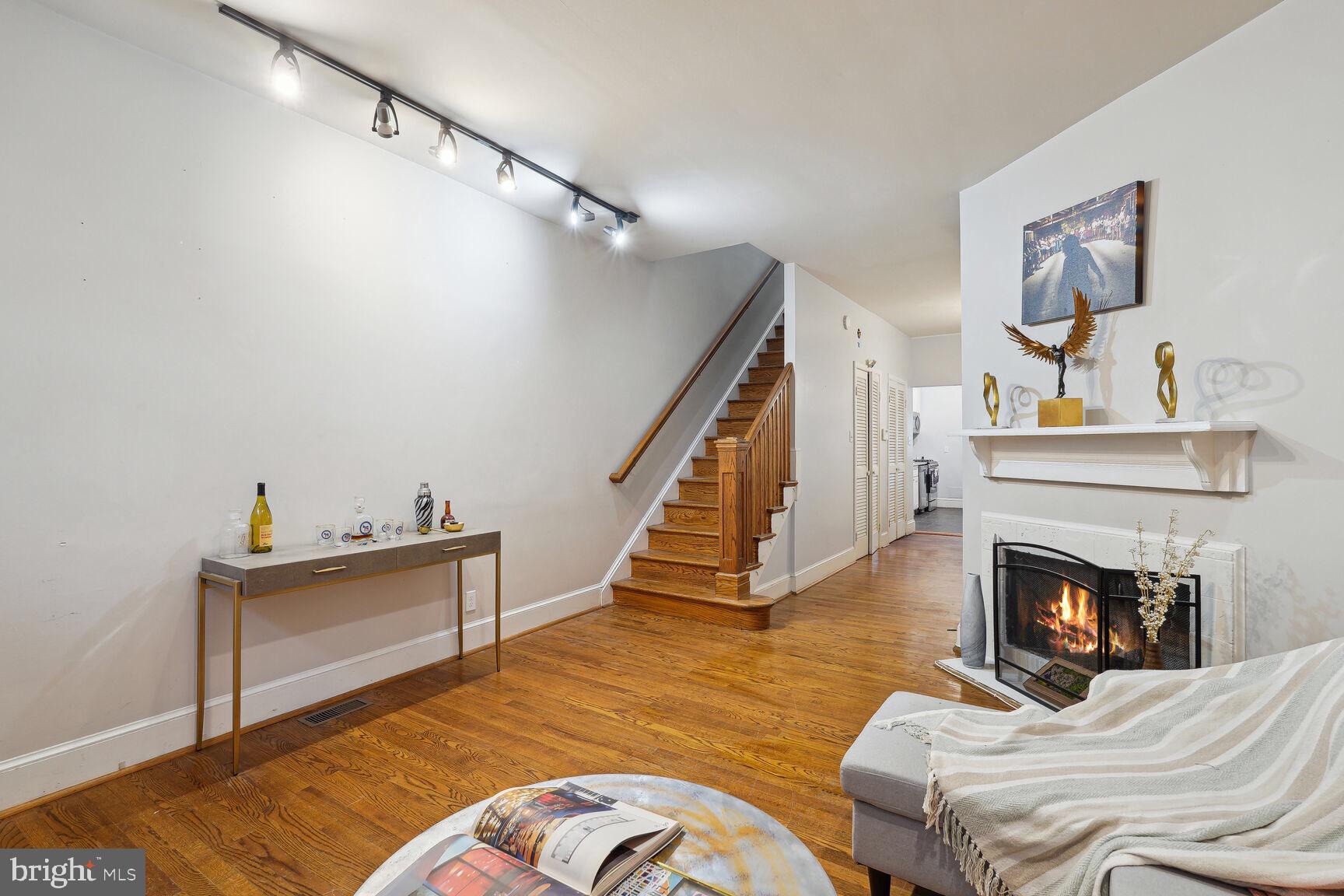 1311 Potomac Avenue Southeast Washington, DC 20003 - Photo 5 of 26