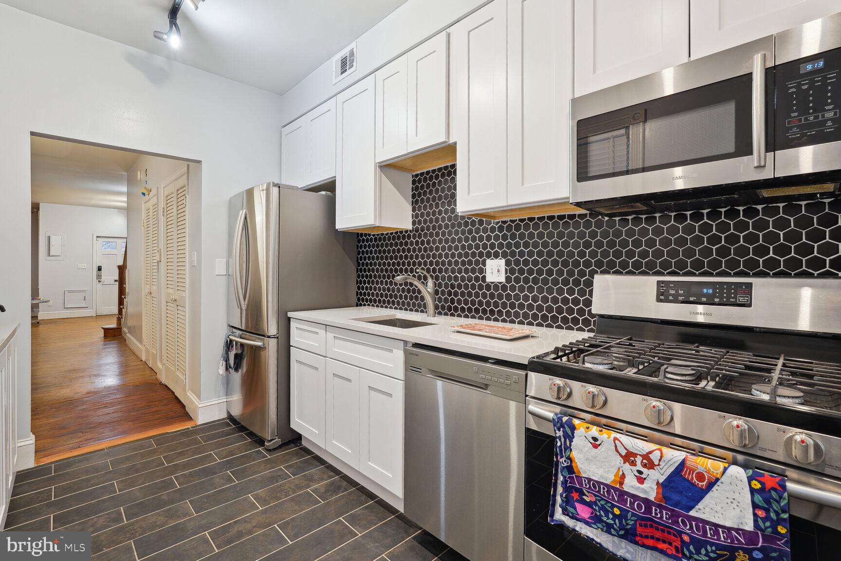 1311 Potomac Avenue Southeast Washington, DC 20003 - Photo 10 of 26