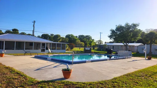 $115,000 | 1339 Old Lakeport Road Northwest, Unit 14, Moore Haven, FL 33471