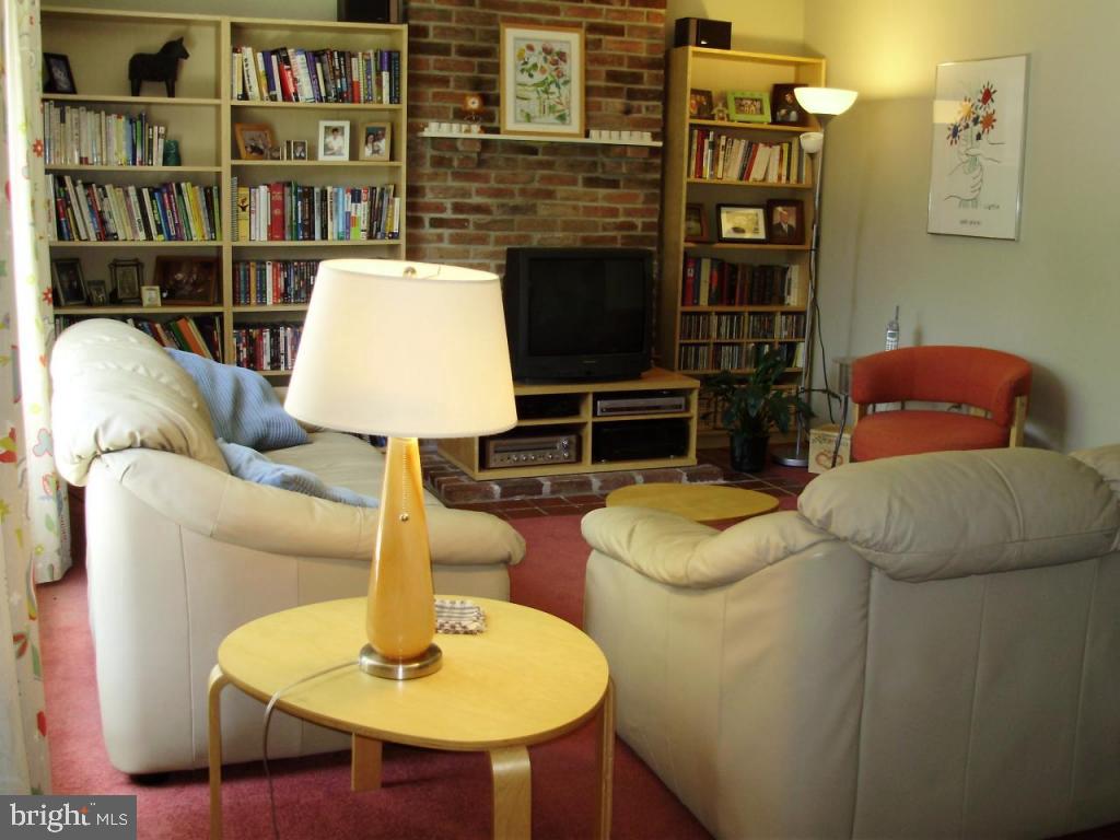 229 Cardinal Road Lititz, PA 17543 - Photo 2 of 28