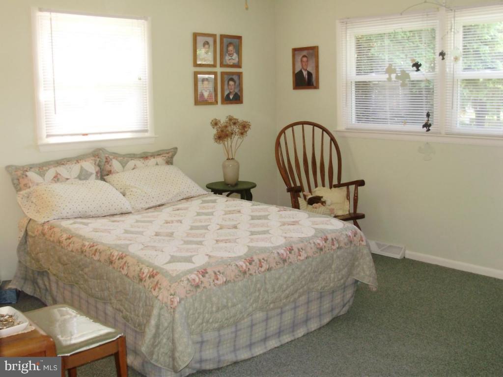 229 Cardinal Road Lititz, PA 17543 - Photo 8 of 28