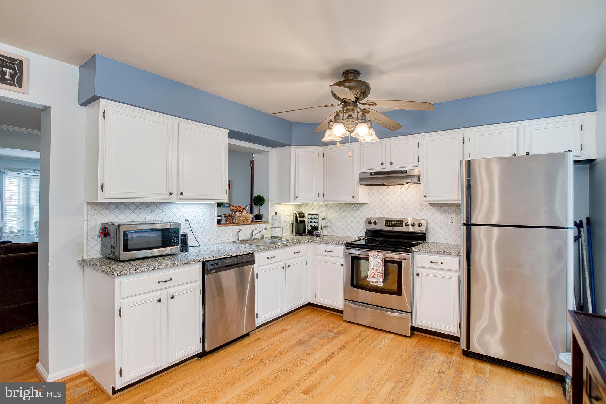 1123 Ingate Road Baltimore, MD 21227 - Photo 11 of 28 S/S appliances just another feature in this kit.