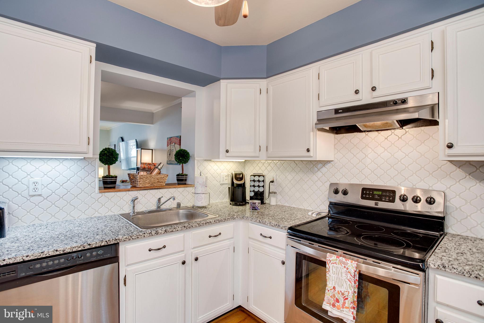 1123 Ingate Road Baltimore, MD 21227 - Photo 13 of 28 Kit with pass thru window great for entertaining